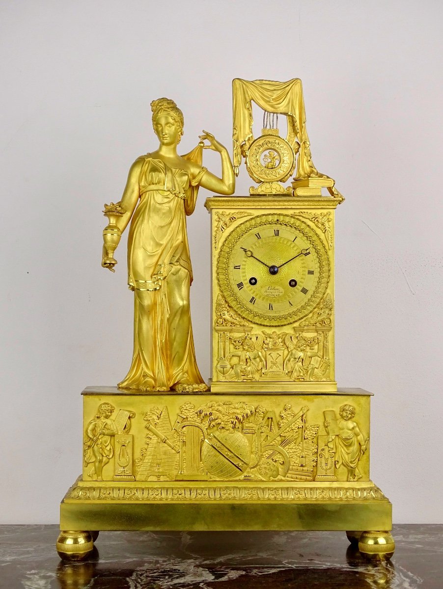 Ledure et Hémon - Pendule Empire Décorée De Personnages Et Motifs Astronomiques