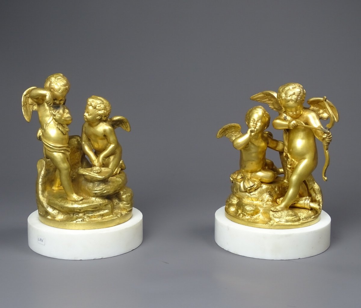 Paire De Bronzes Aux Putti Ailés - Sèvres