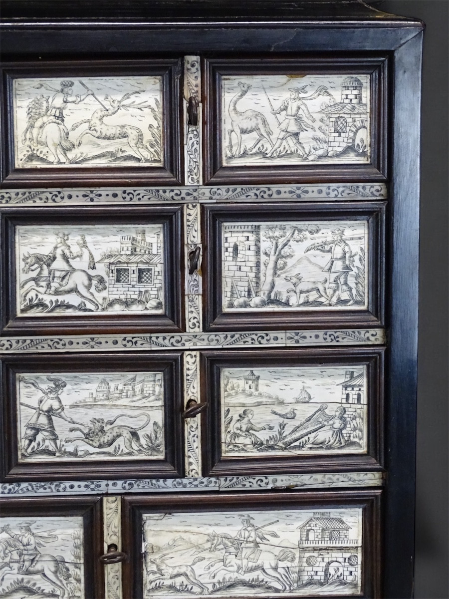 Italiancabinet In Ebony And Engraved Ivory Marquetry – 17th Century-photo-4