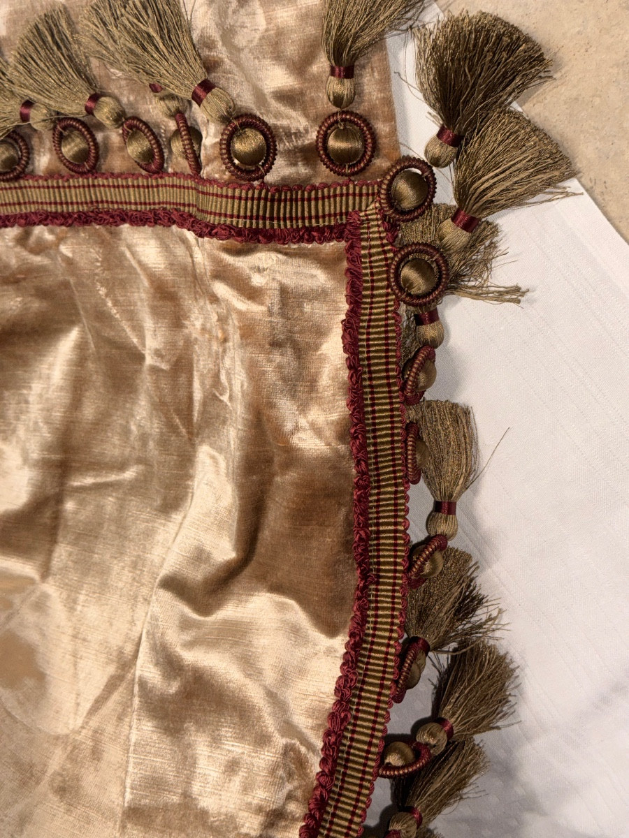 Paire de Rideaux en Velours de Soie Ciselé, Bordés de Galons et Accompagnés de leurs Embrasses-photo-2