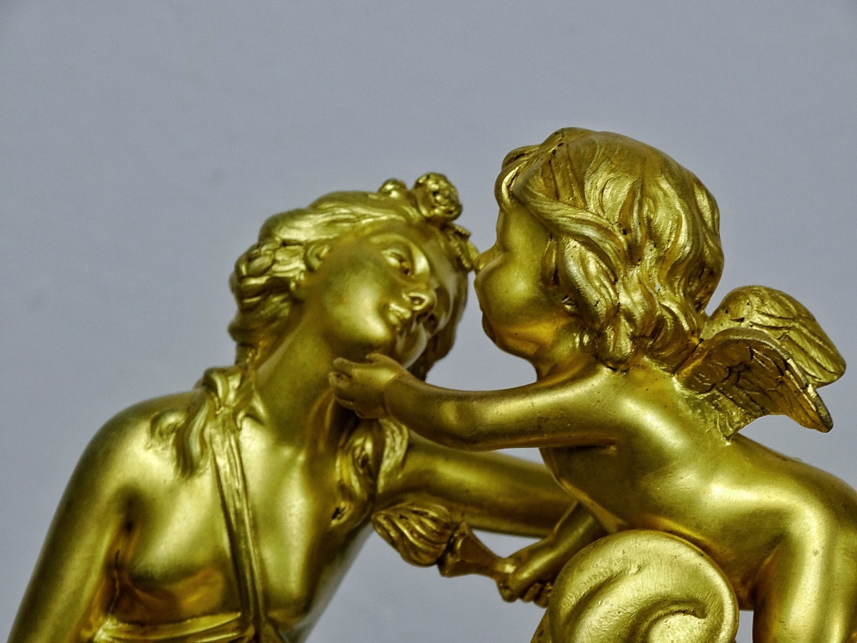 Henry Dasson - L'amour et Vénus - Pendule en Bronze Doré et Marbre Blanc de style Louis XVI-photo-3