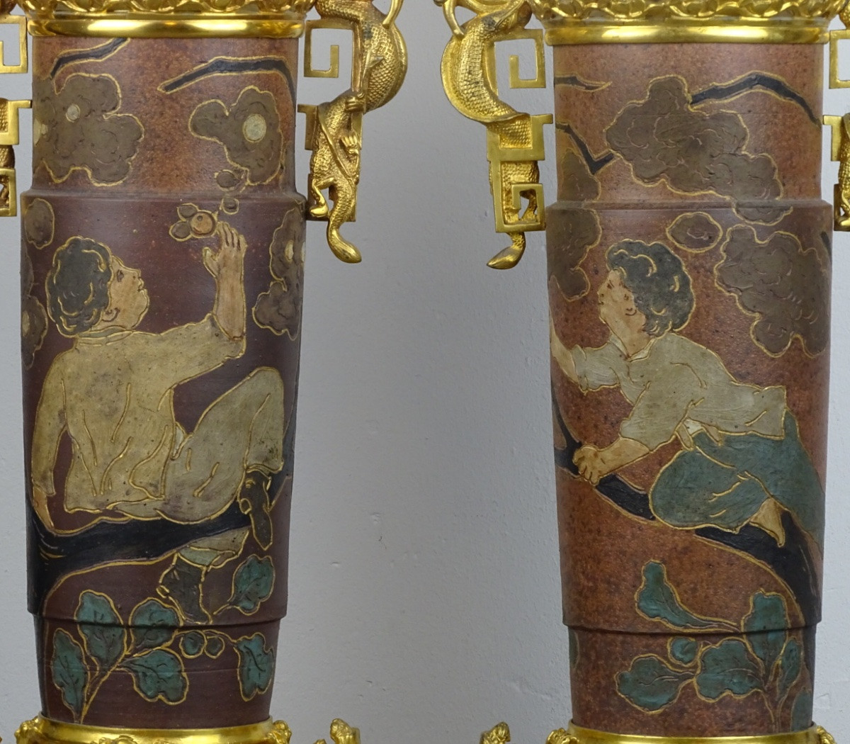 Édouard Lièvre et Ferdinand Barbedienne - Paire de Lampes Japonisantes en Terre Cuite et Bronze-photo-4