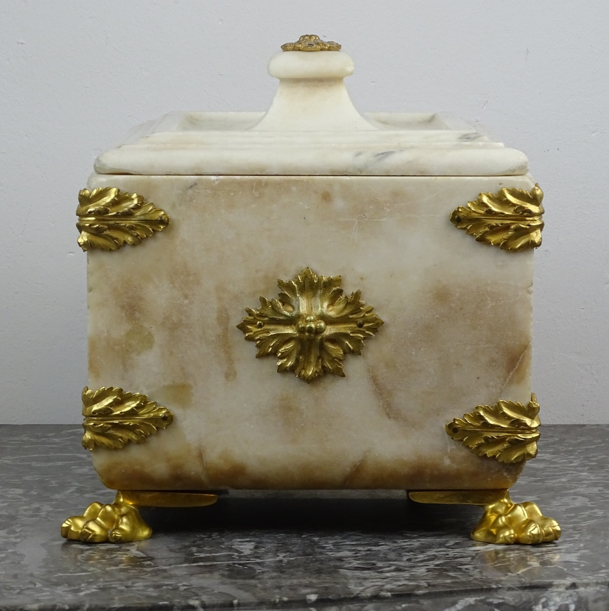  Coffre à Viscères ou à Denrées en marbre et bronze doré - époque Napoléon III-photo-3