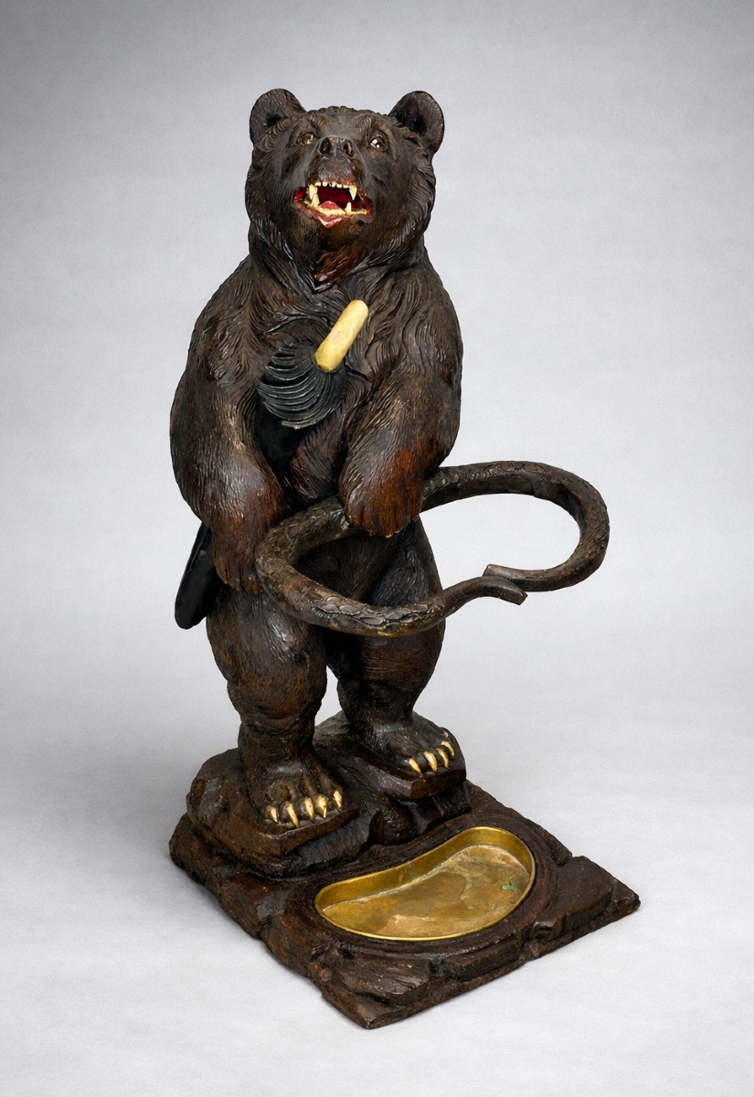 Important Carved Wooden Umbrella Stand From The Black Forest Depicting A Bear - Late 19th Century