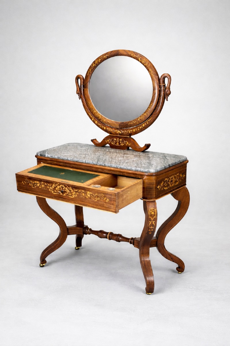 Coiffeuse d'époque Charles X en placage de palissandre ouvrant sur un écritoire-photo-1