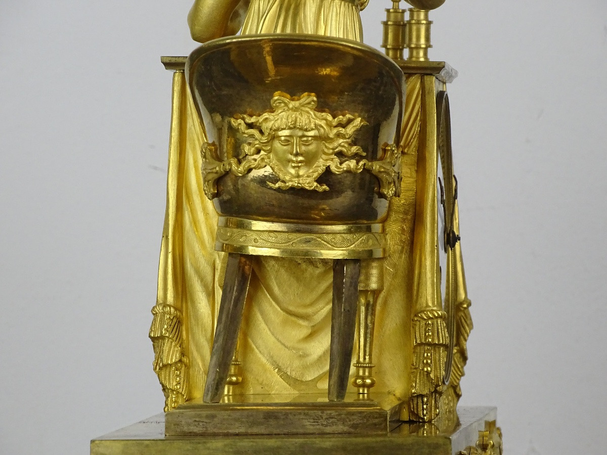 Jean-André Reiche - Pendule en Bronze Doré d'époque Empire "La Tisseuse"-photo-3
