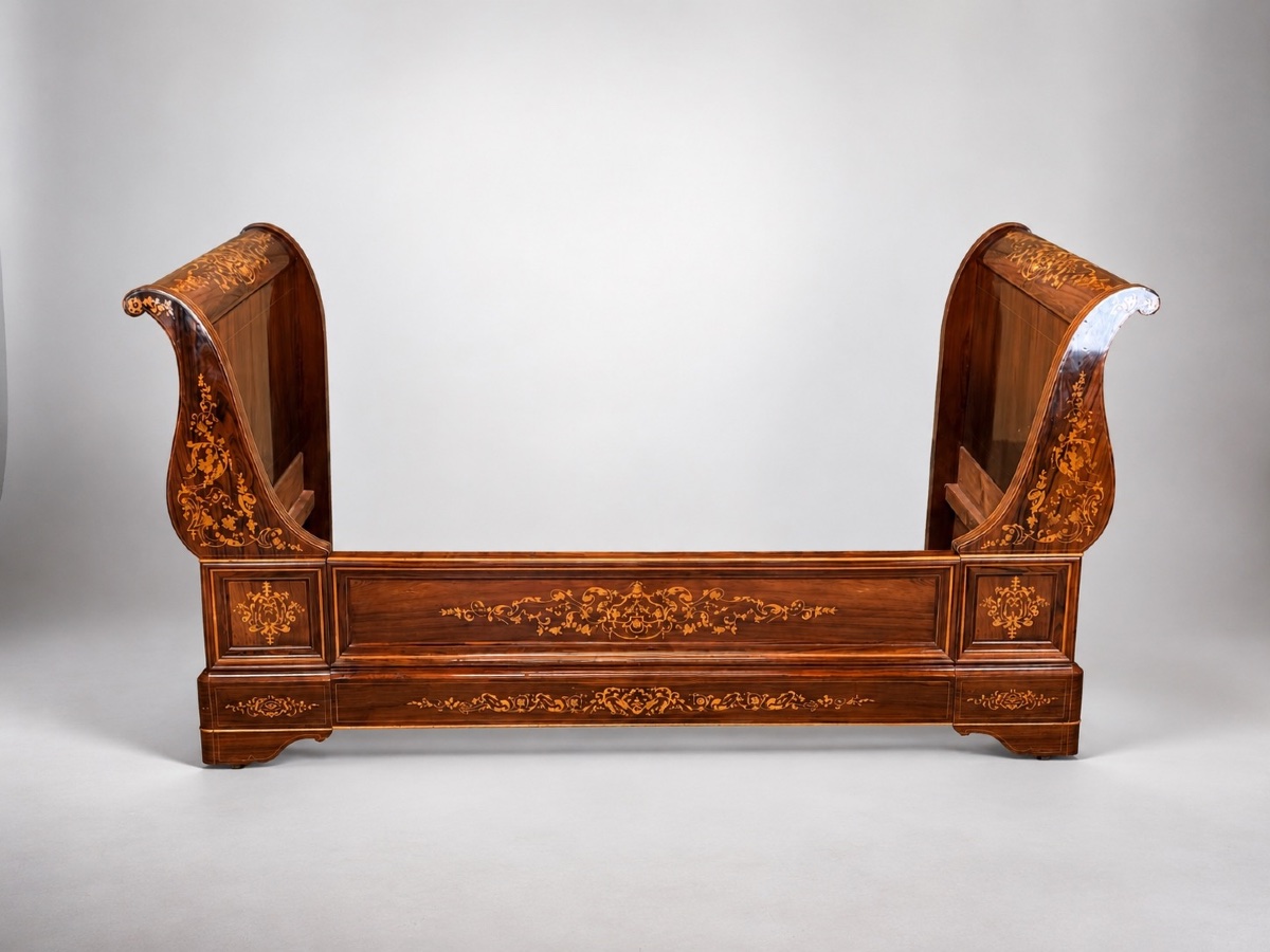 Charles X Period Bed In Rosewood Veneer - 19th Century