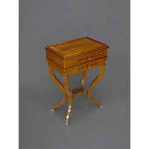 Travailleuse en placage de loupe, époque Charles X (vers 1825-1830)