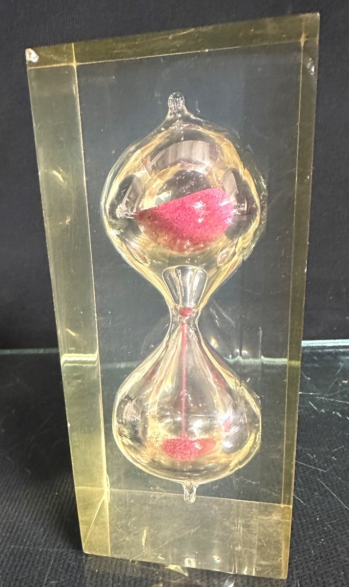 Pierre Giraudon 1923-2012 Attributed Hourglass Paperweight 1970 Design In Altuglas Resin-photo-3