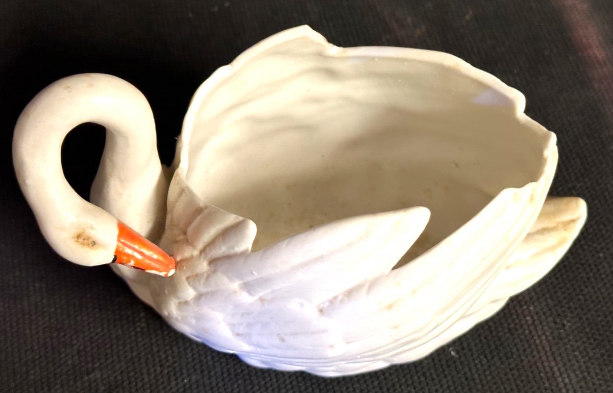 Swan Empty Pocket Biscuit Planter Signed Cw And Crown Late 19th Century Bouquetière /3-photo-2