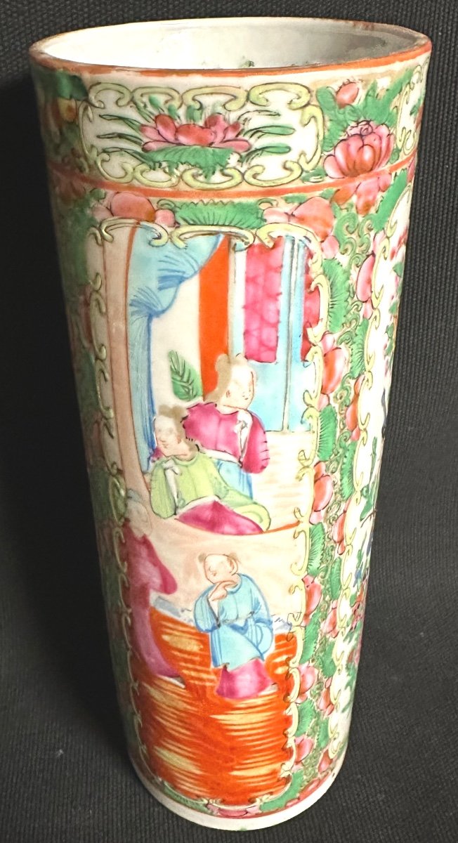 Vase rouleau XIXe en porcelaine de Canton très bon état 