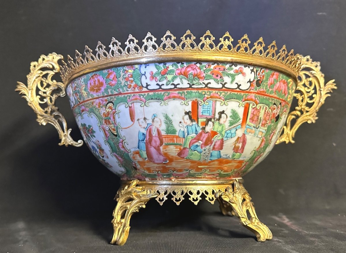 China 19th Century Large Canton Porcelain Cup Mounted In Gilt Bronze -photo-2