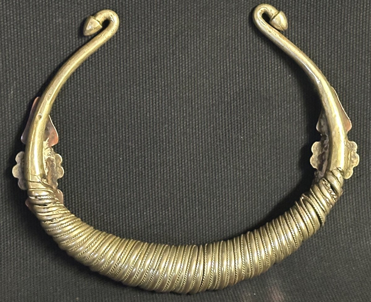 Important collier Torque en métal et cabochons Ancien travail tribal  Afghanistan Asie Centrale-photo-2