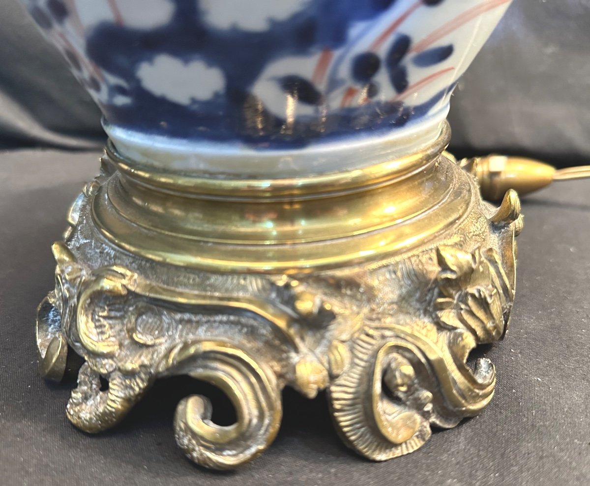 Paire de lampes XIXe en porcelaine Imari montures bronze avec abat jour-photo-2