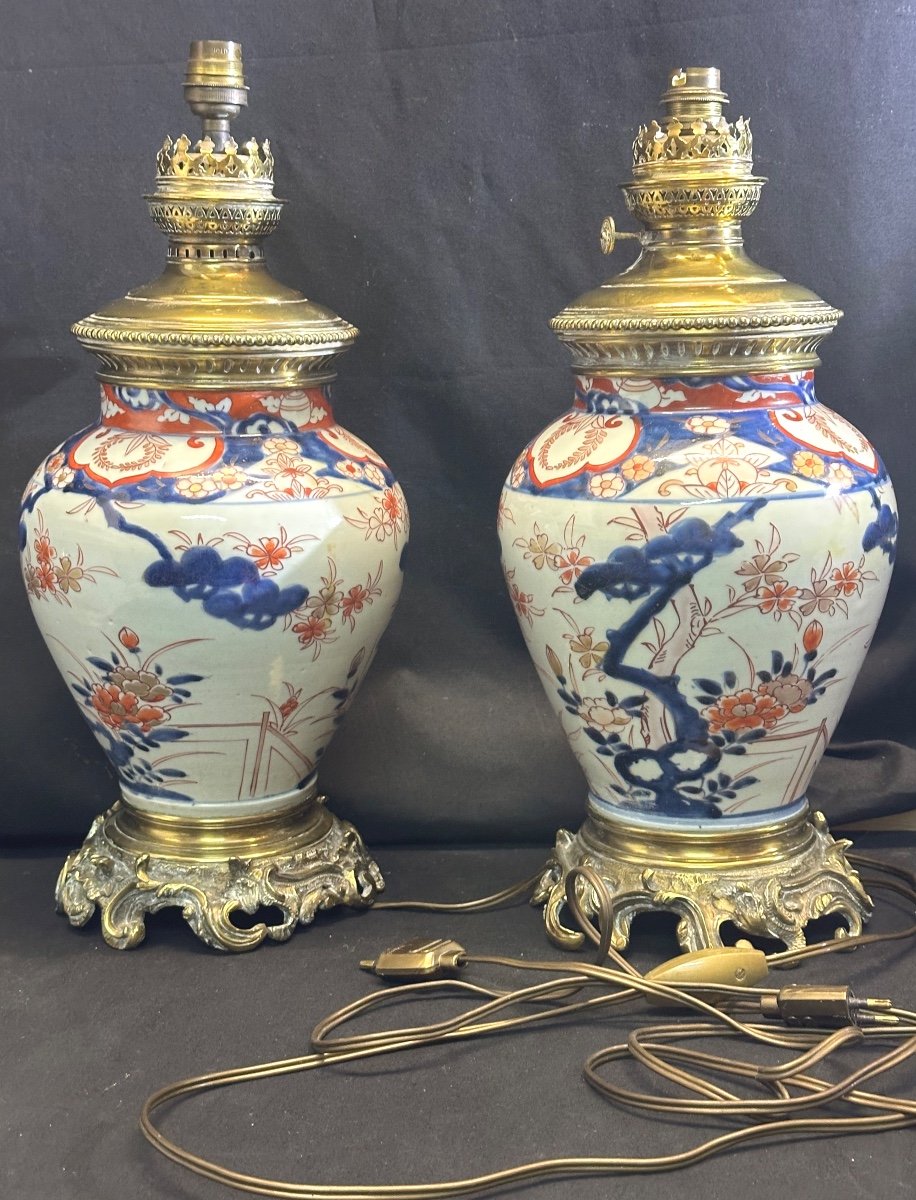 Paire de lampes XIXe en porcelaine Imari montures bronze avec abat jour-photo-7