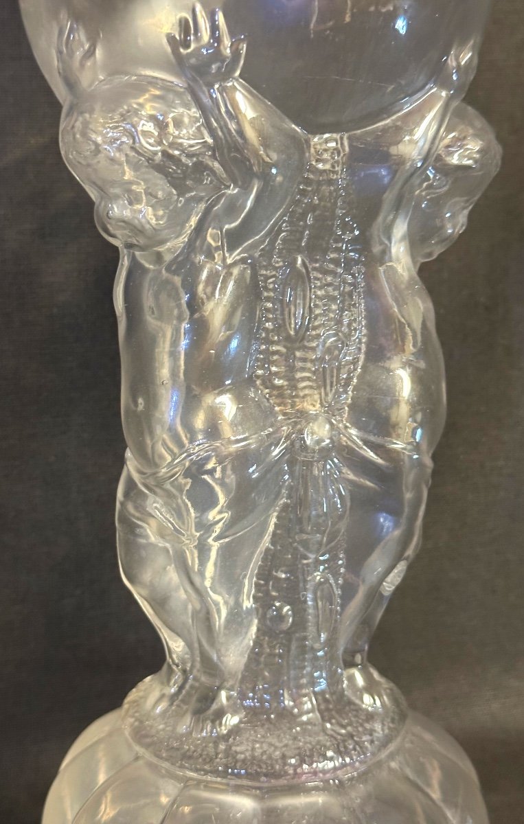 LEGRAS Bouteille Chérubins soutenant un globe vers 1900 en verre soufflé moulé-photo-2