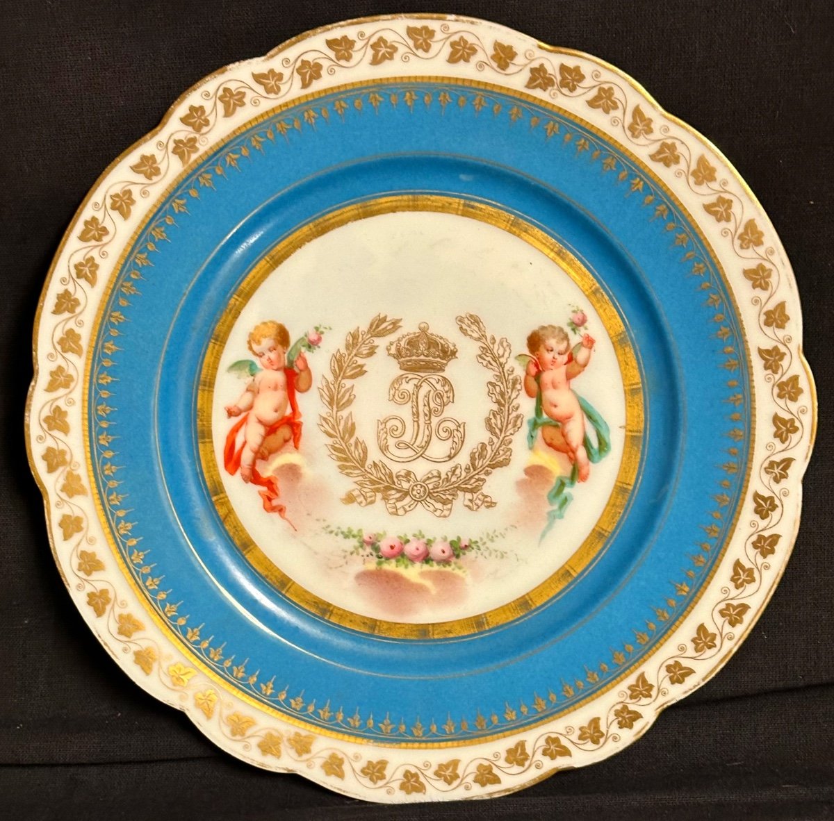 Assiette du Service du Roi Louis Philippe Château des Tuileries aux Amours  Sèvres vers 1846