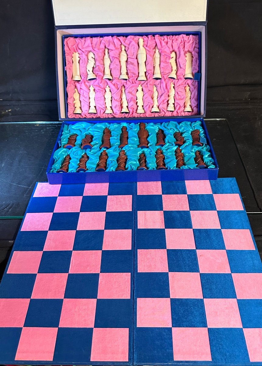 Complete Chess Set With Stained Bone Pieces In Case With Board Circa 1950