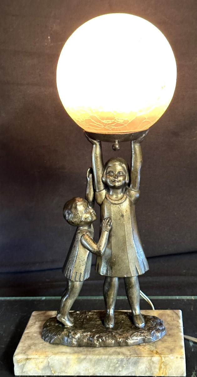 Charming Art Deco Lamp 1930 Children Playing Ball Very Good Condition Play 