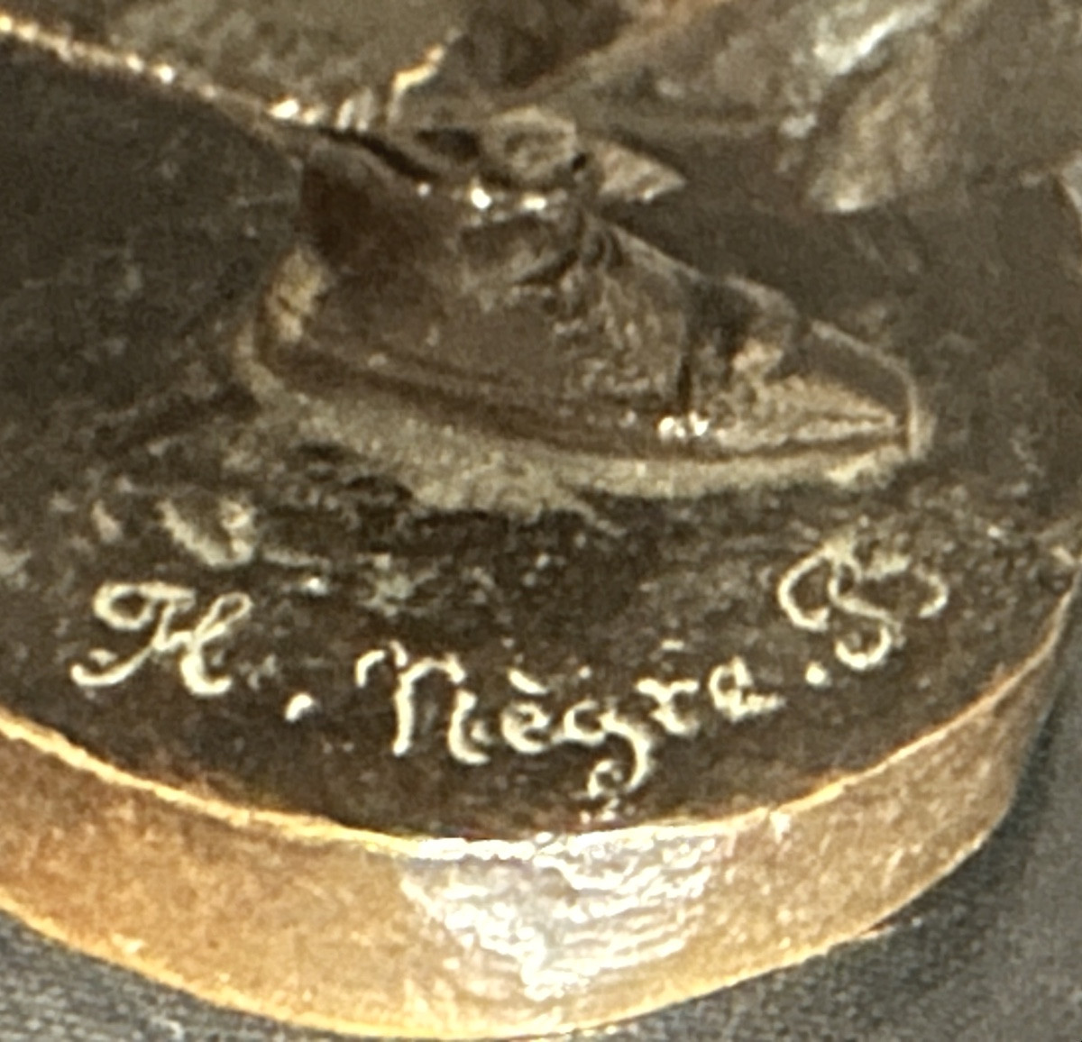 Little Girl In Bronze Signed H. Negre 20th Century -photo-3