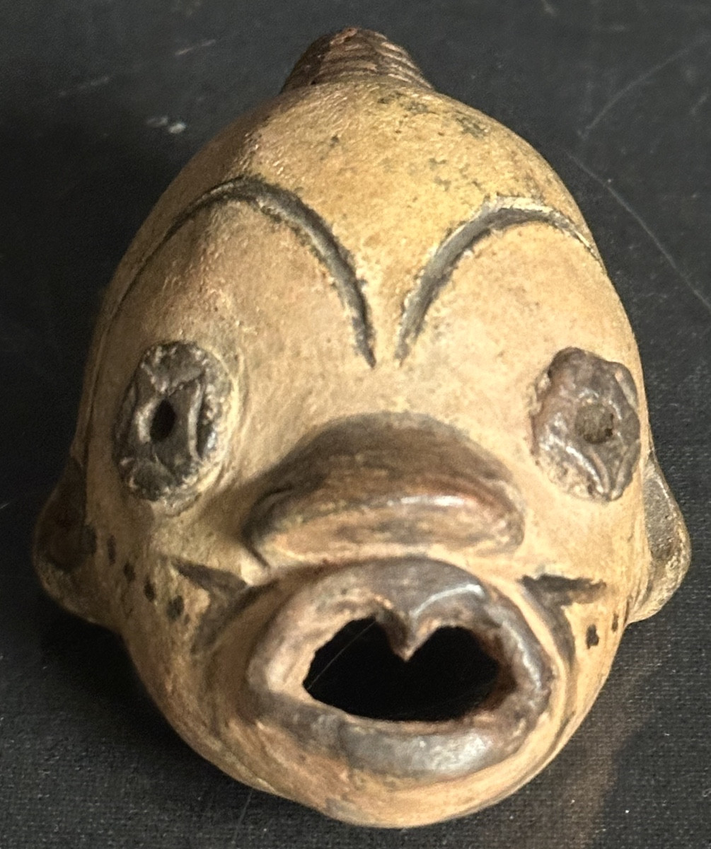 Ancien Masque Passeport miniature Africain en céramique polychrome /4-photo-3