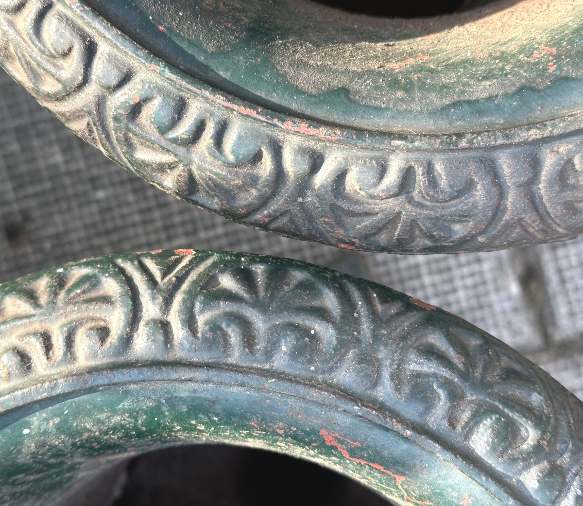 Pair Of 19th Century Cast Iron Garden Basins 44 Cm In Very Good Condition /1 -photo-3