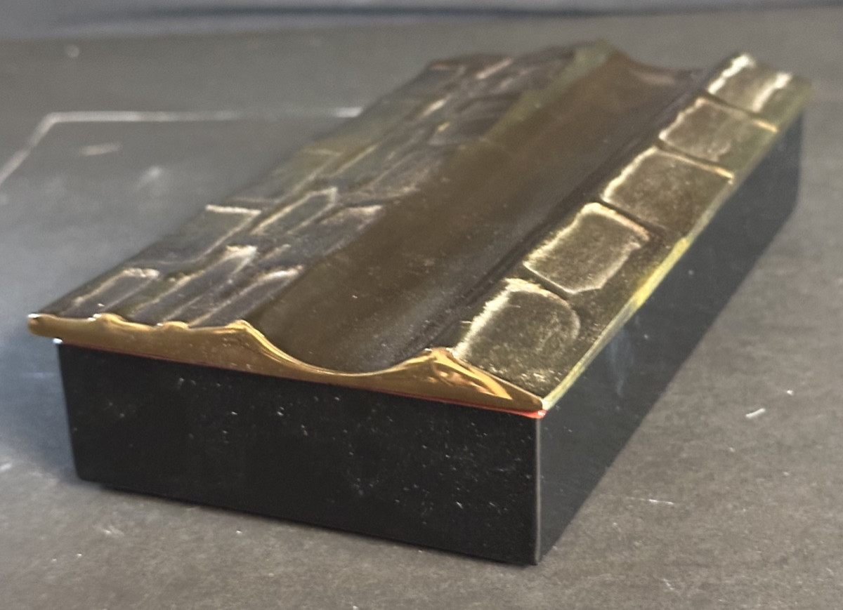 Boîte en bronze et bois laqué avec couvercle porte stylo Signée 1960 Studio Del Campo ?-photo-2