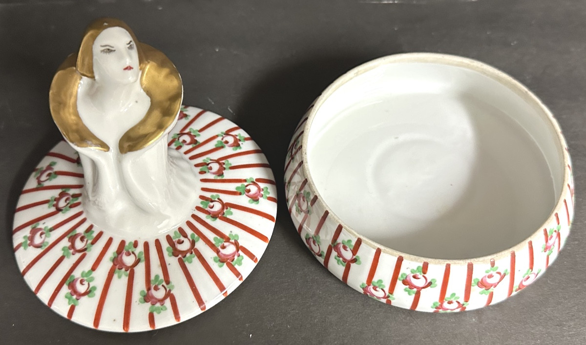 Bonbonnière Art Deco 19130 porcelaine polychrome et or élégante au  semi de roses-photo-4