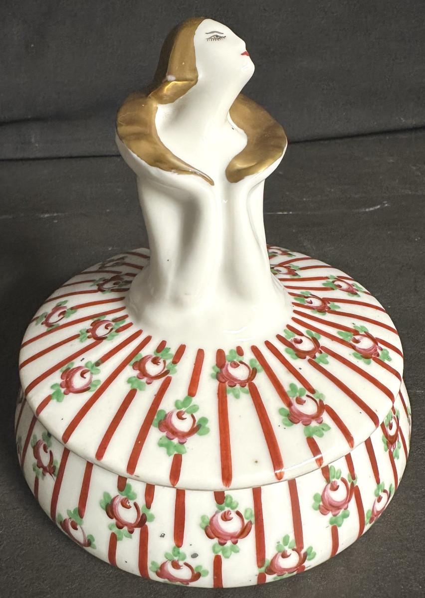 Bonbonnière Art Deco 19130 porcelaine polychrome et or élégante au  semi de roses