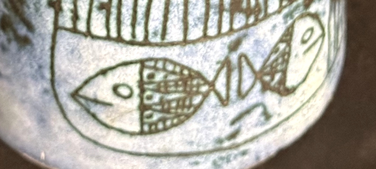 Jacques BLIN 1920-1995 Grand pichet bleu en céramique poissons signé.-photo-4