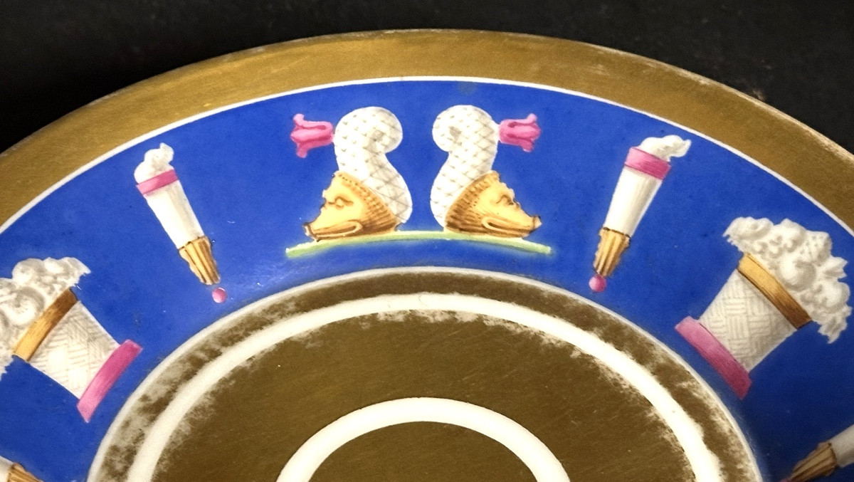 Tasse et sa soucoupe Empire en porcelaine polychrome XIXe Corne d’abondance et casques -photo-4