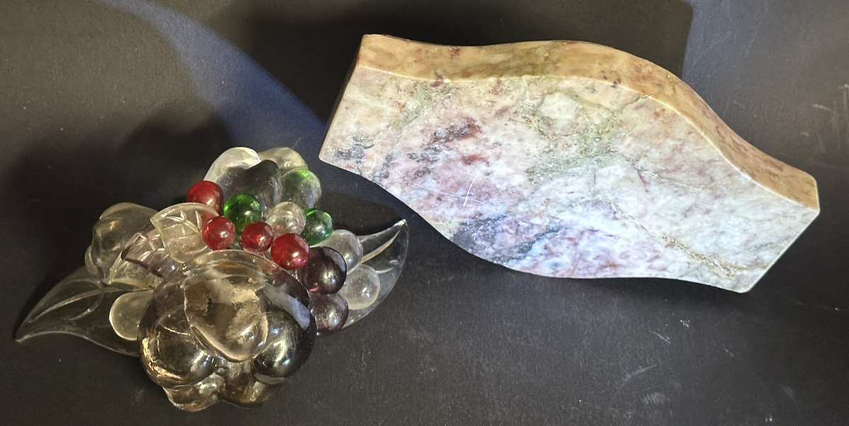 Centre de table soclé cristal polychrome attribué à BAGUES Fruits multicolores -photo-4