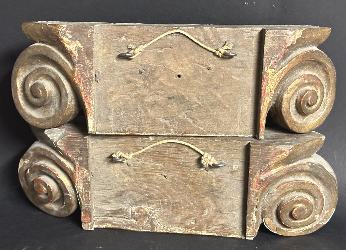 Pair Of 18th Century Corinthian Capitals In Gilded Wood -photo-4