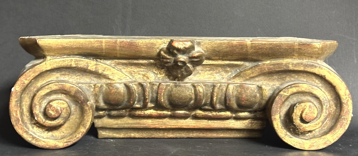 Pair Of 18th Century Corinthian Capitals In Gilded Wood -photo-3
