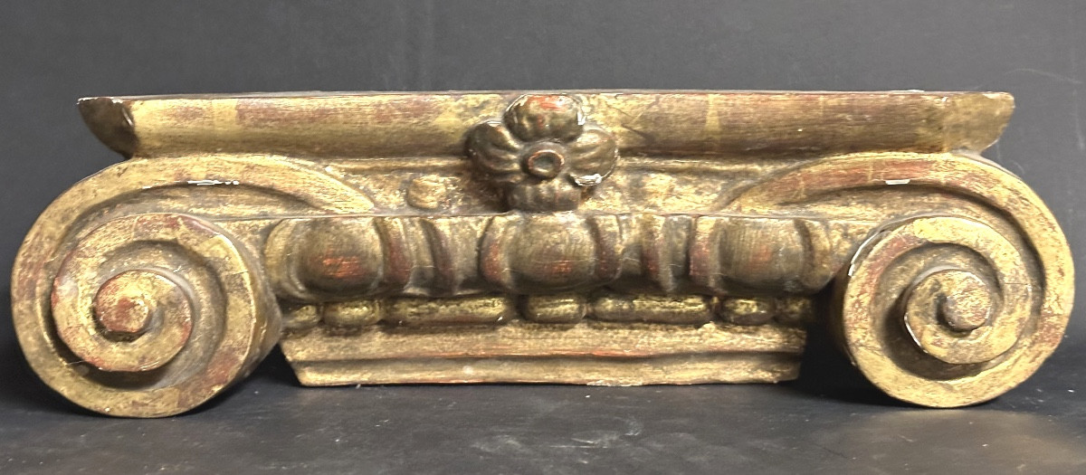 Pair Of 18th Century Corinthian Capitals In Gilded Wood -photo-4
