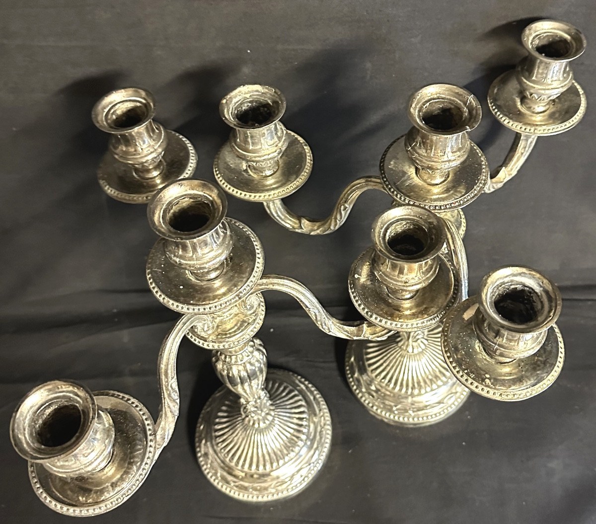 Paire de candélabres en métal argenté à 4 feux Style Louis XVI début XXe -photo-4