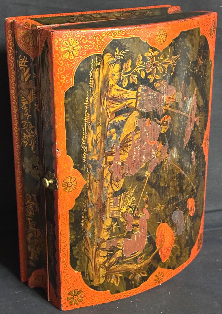 Curved Box In Red Lacquer Asian Decor Late 19th Century -photo-5