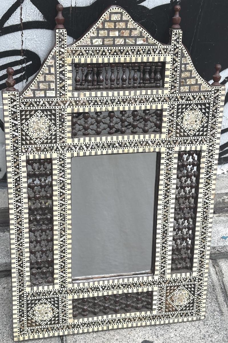Large 69cm Mirror In Wood With Mother-of-pearl Inlays In Good Condition Syria 