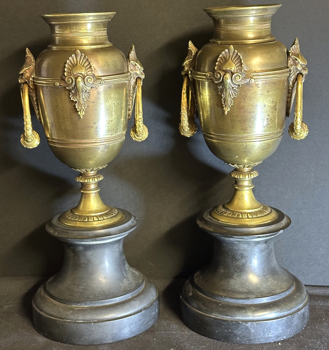 Paire de cassolettes XIXe en bronze et marbre 31 cm