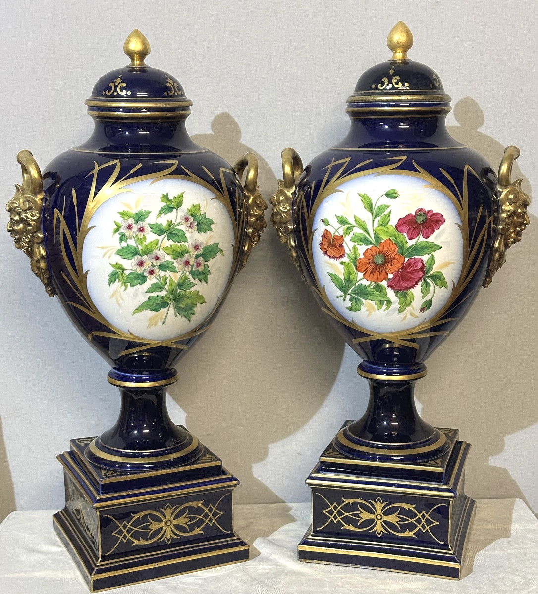 19th Century Important Pair Of Covered Vases 73cm Signed Paul Lefebure Paris Sèvres Style Blue And Gold