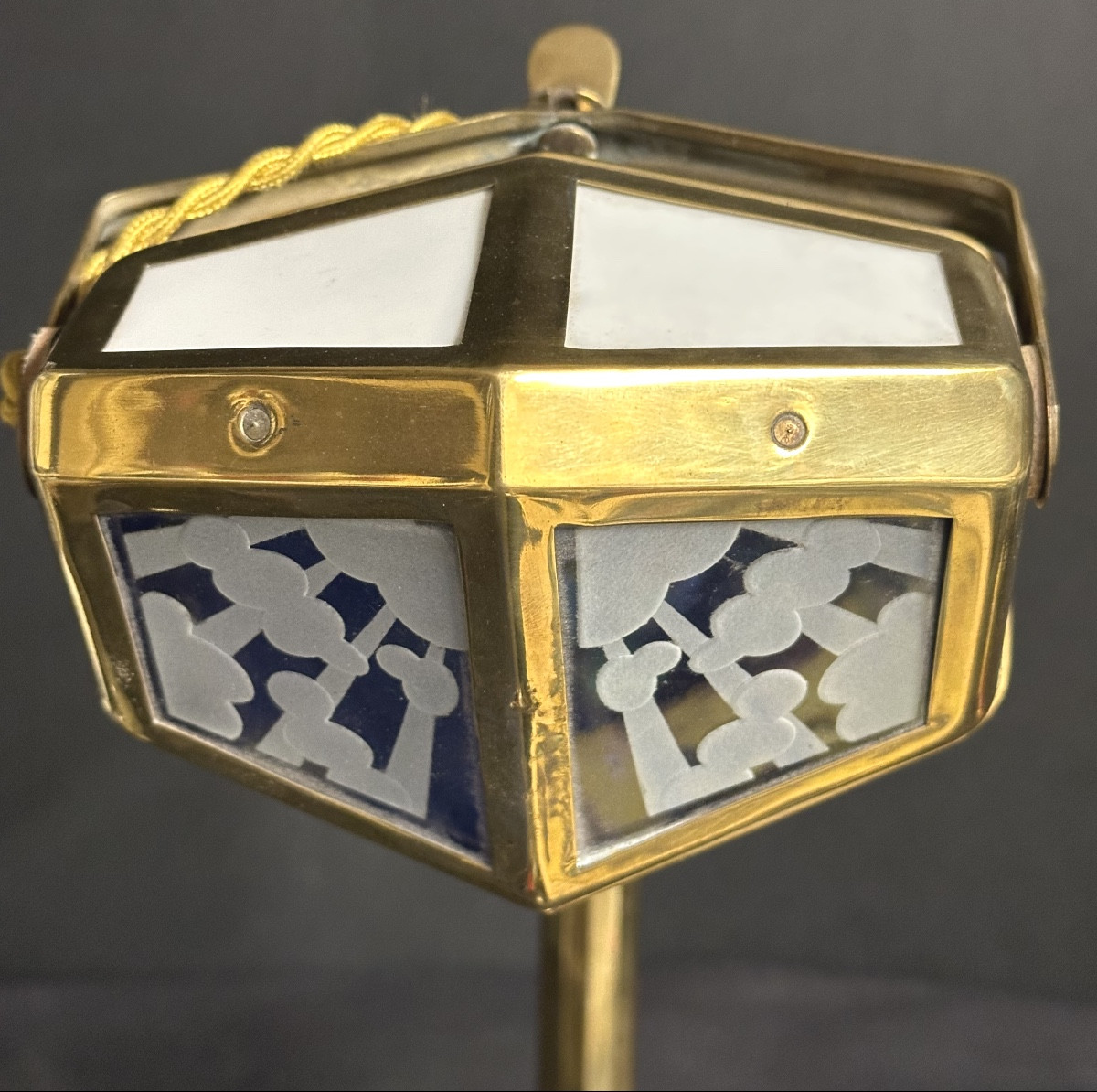 Rare Art Deco Gold Pirouett Lamp With Cloud-shaped Glass Shades And A 1930s Living Room Base In Very Good Condition-photo-4