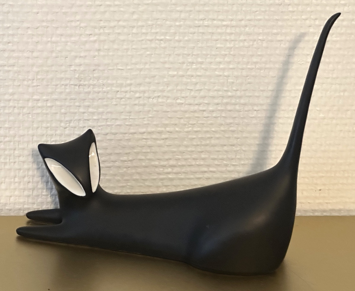 Two-tone Porcelain Cat, Royal Dux Design, Jaroslav Jezek, 1960 