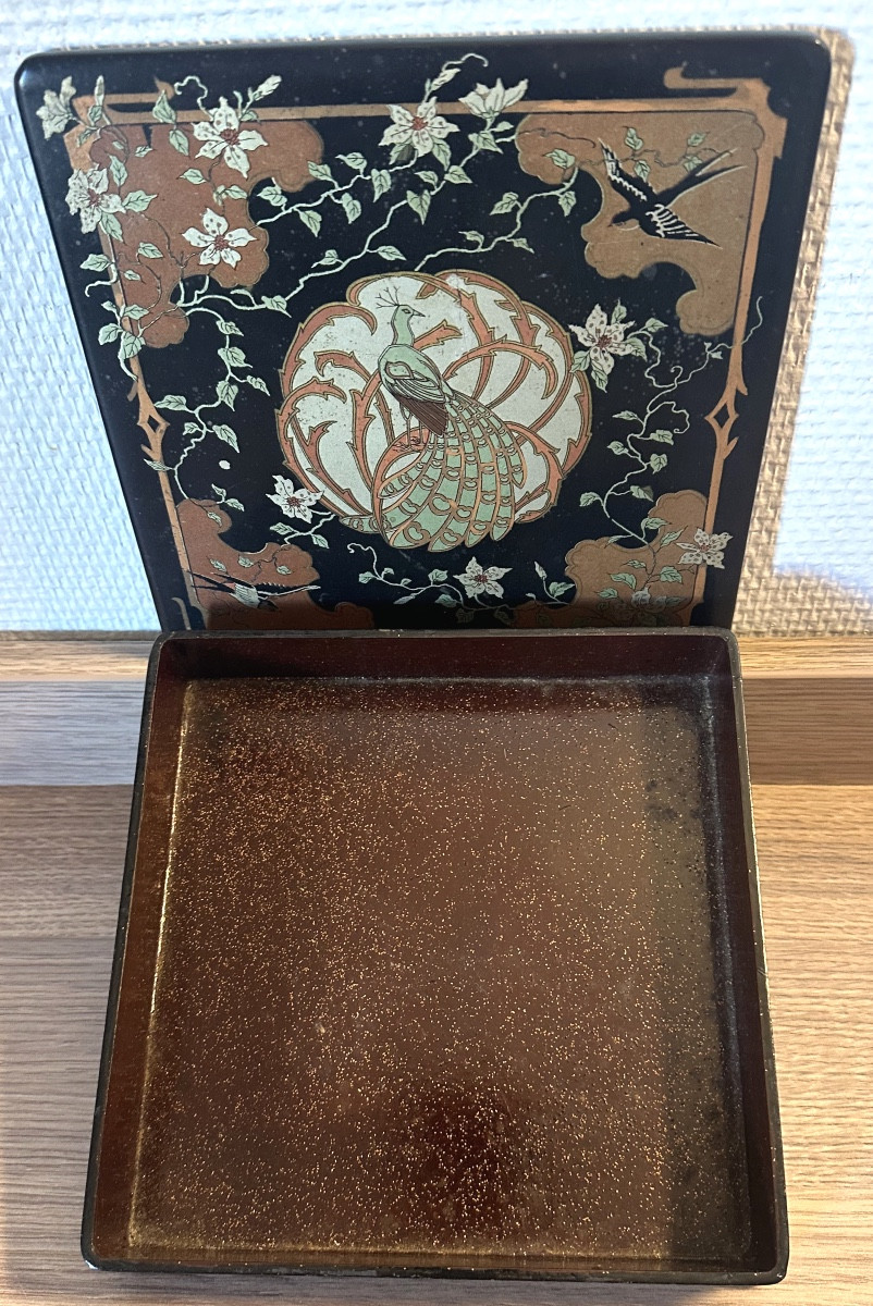 Ancienne boîte laque Décor Japonais et semis d’or intérieur Oiseaux et végétaux Très bon état -photo-3