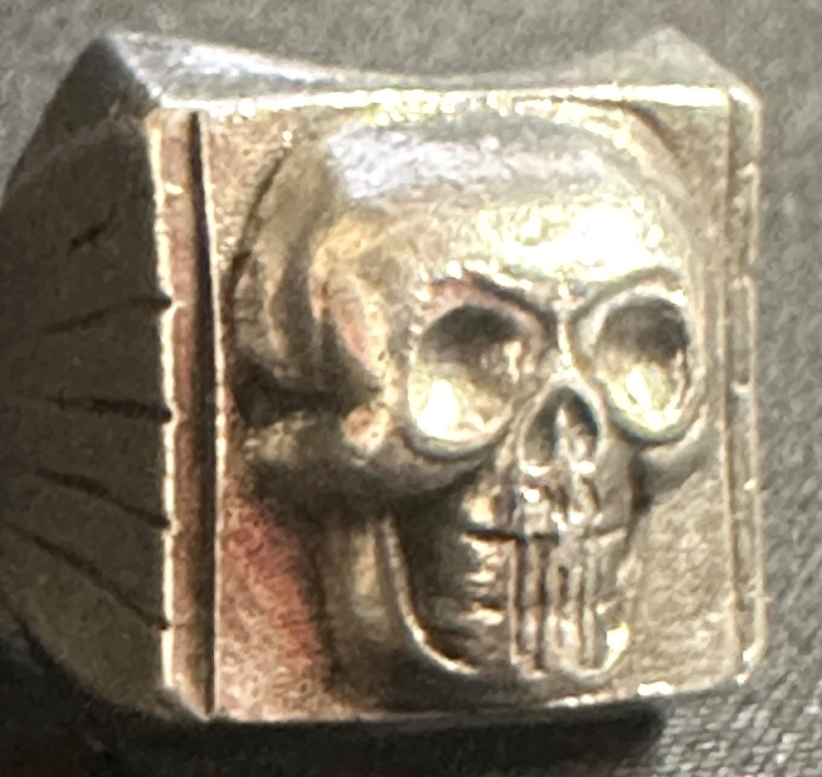Antique Vanity Ring 1940 Memento Mori Silvered Bronze Skull Death's Head 61/62-photo-4