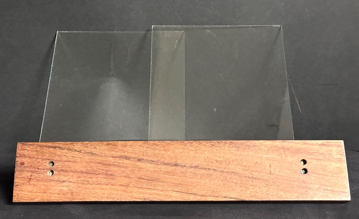 Vintage 1940s Mahogany, Bakelite And Glass Photo Frame. Very Good Condition.-photo-3