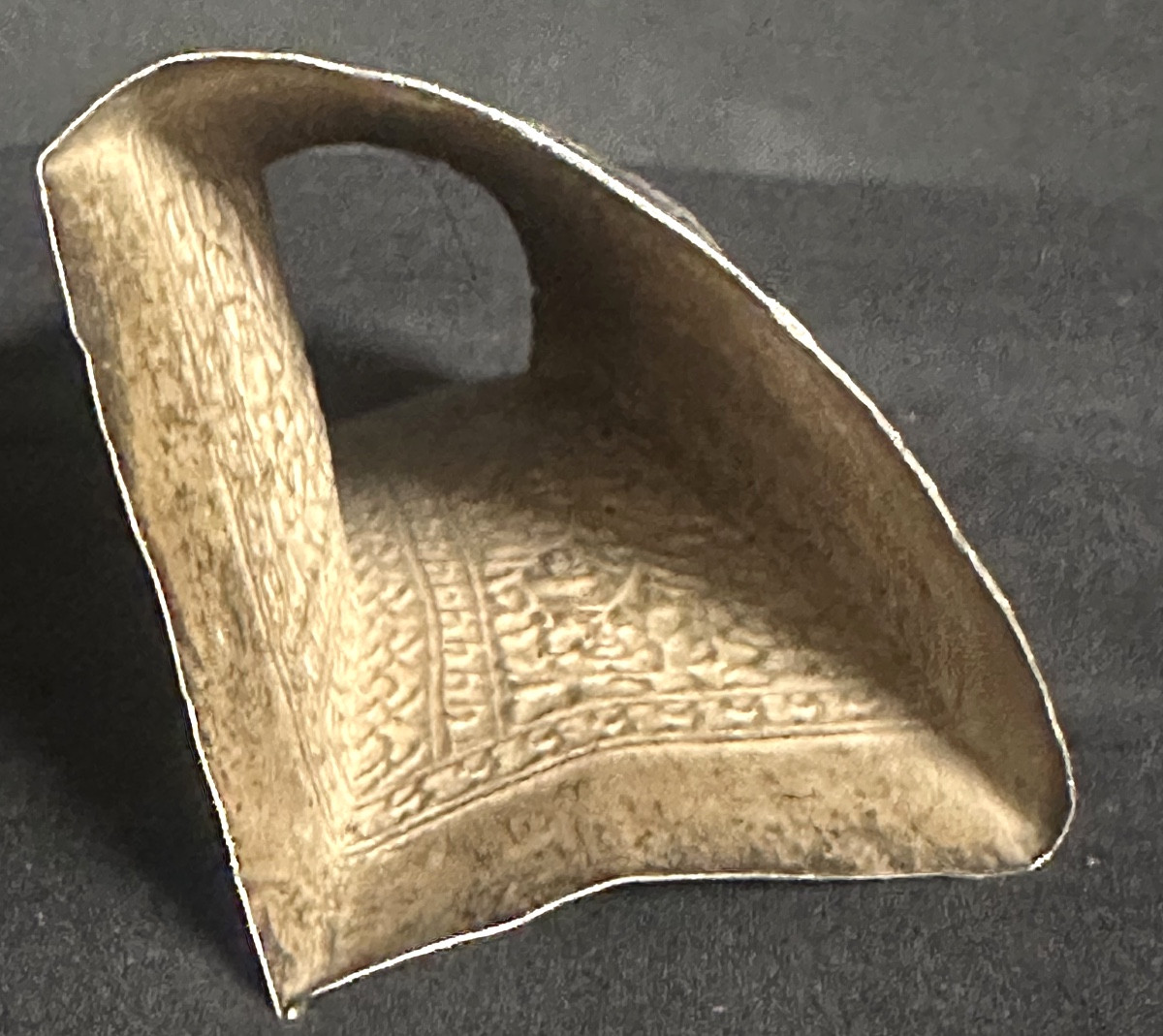 Étui en argent repoussé pour feuilles de Betel Asie du sud est fin 19e Laos Malaisie Thaïlande -photo-1