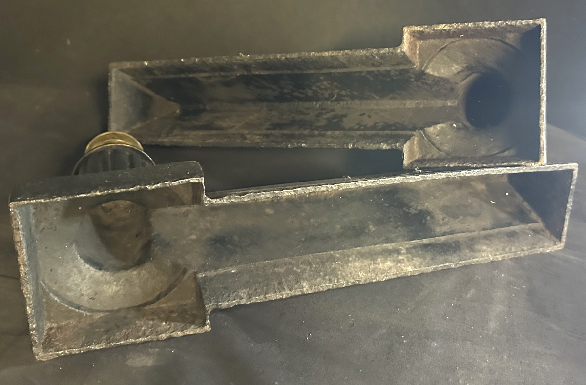 Pair Of 19th-century Louis XVI Neoclassical Andirons In Bronze And Cast Iron-photo-2