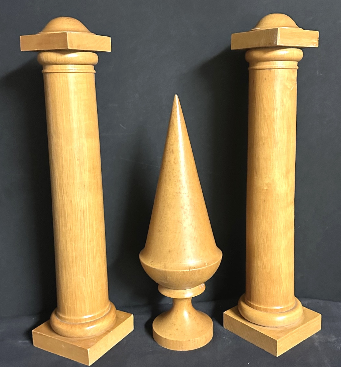3 éléments décoratifs 1960 1970 en bois massif « colonne » et « toupie »