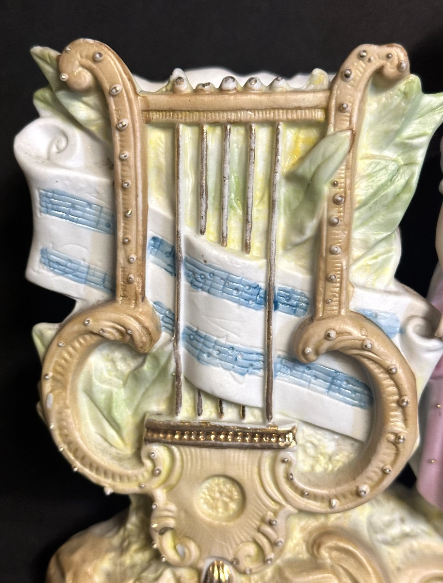 Vase musical bouquetière 1900 Jeune élégante à la lyre Biscuit de porcelaine Musique -photo-2