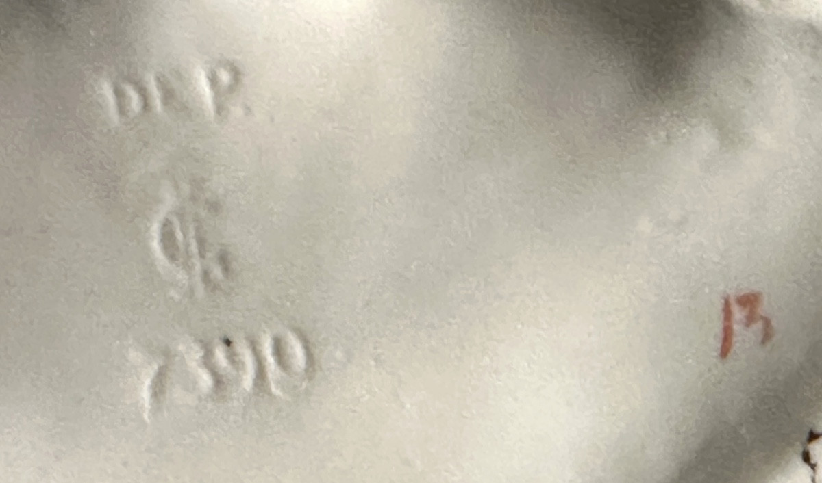 Vase bouquetière jeune élégante à l’ Eventail et coquelicots 1900 en biscuit de porcelaine-photo-4